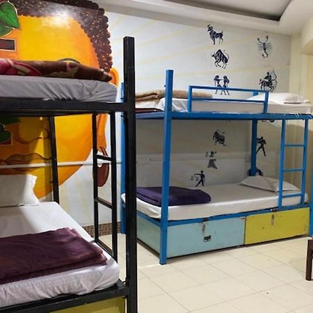 Vagabond Stay Hostel Варанаси Екстериор снимка