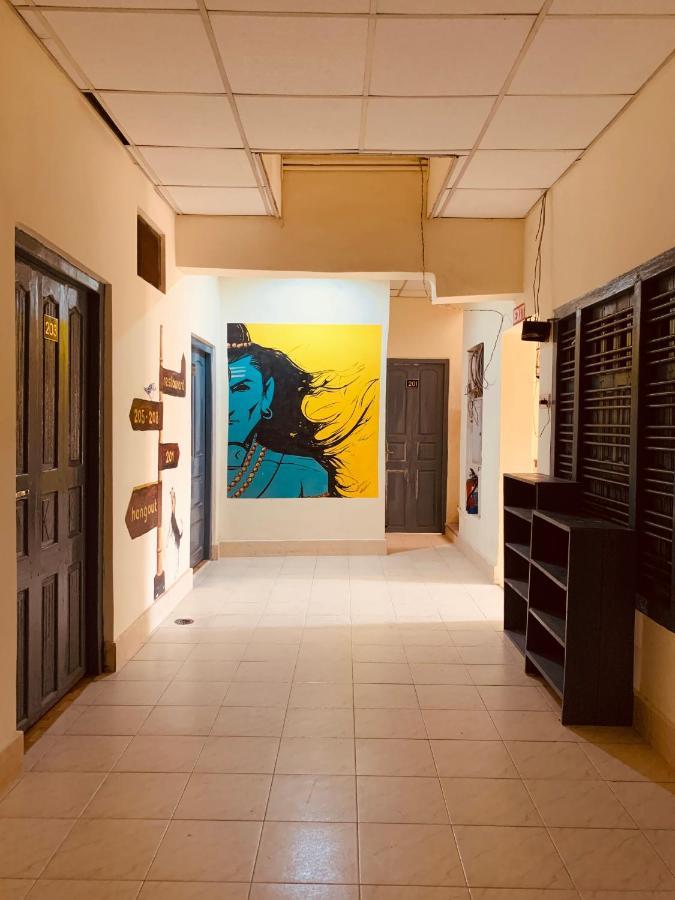Vagabond Stay Hostel Варанаси Екстериор снимка