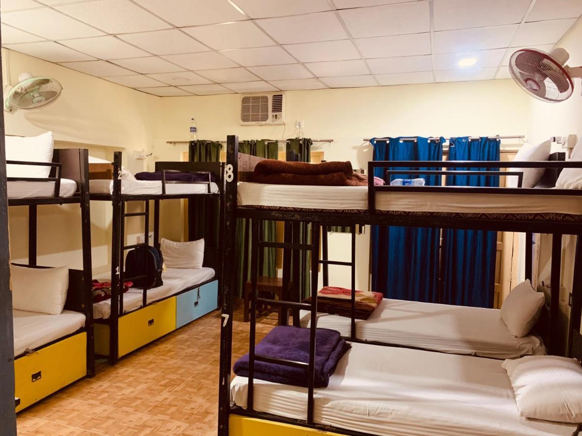 Vagabond Stay Hostel Варанаси Екстериор снимка