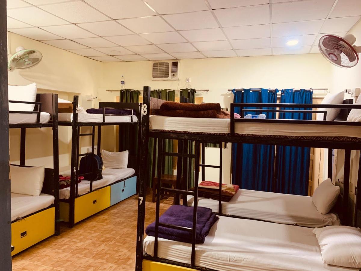 Vagabond Stay Hostel Варанаси Екстериор снимка