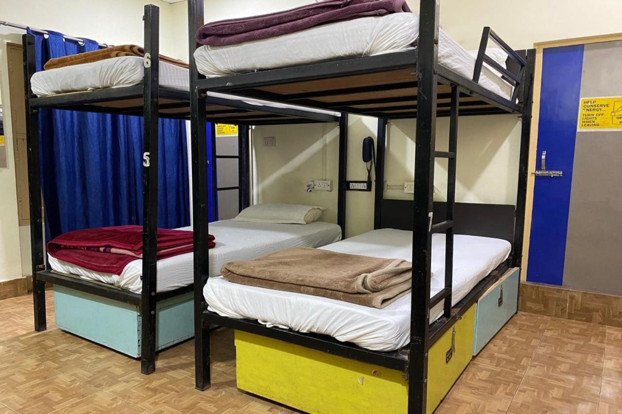 Vagabond Stay Hostel Варанаси Екстериор снимка