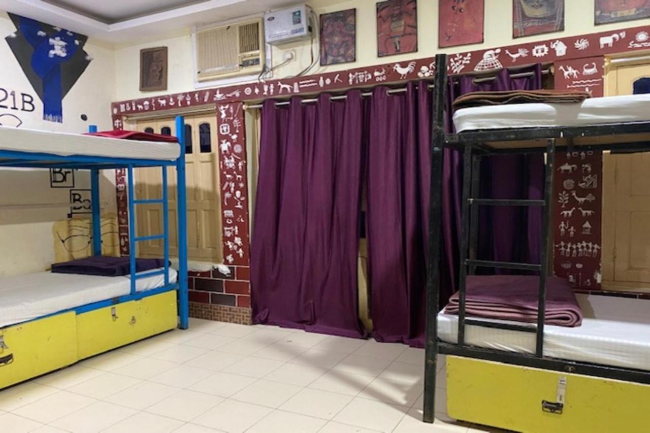 Vagabond Stay Hostel Варанаси Екстериор снимка