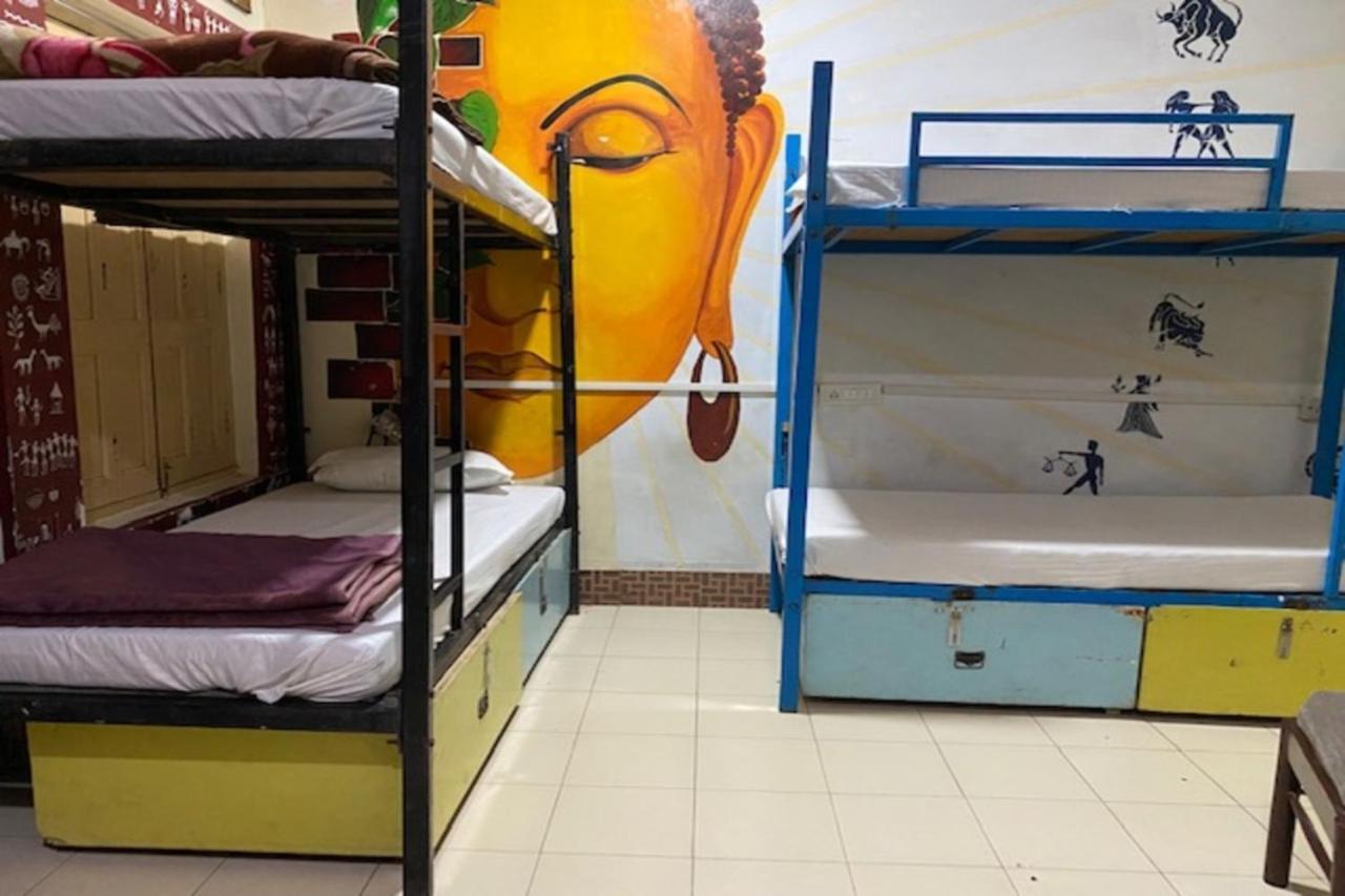 Vagabond Stay Hostel Варанаси Екстериор снимка
