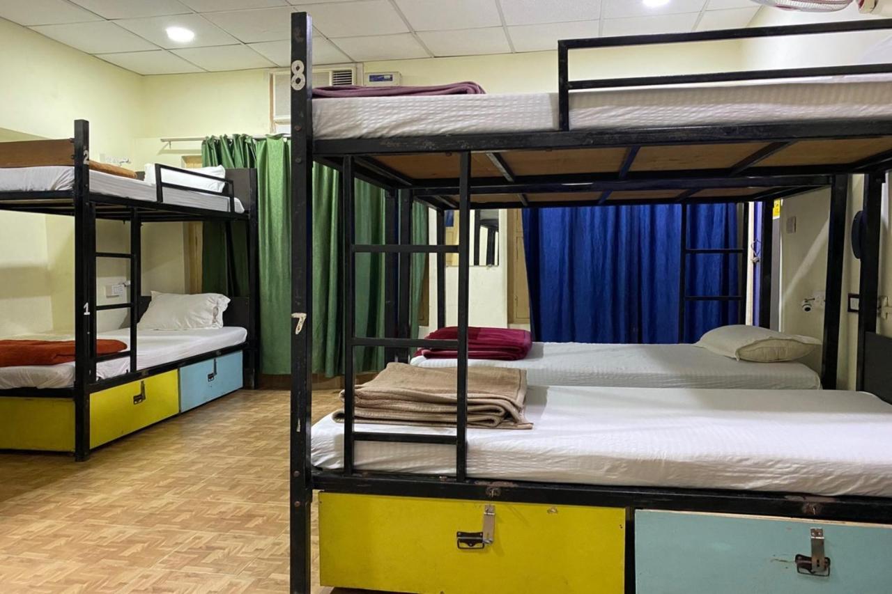 Vagabond Stay Hostel Варанаси Екстериор снимка