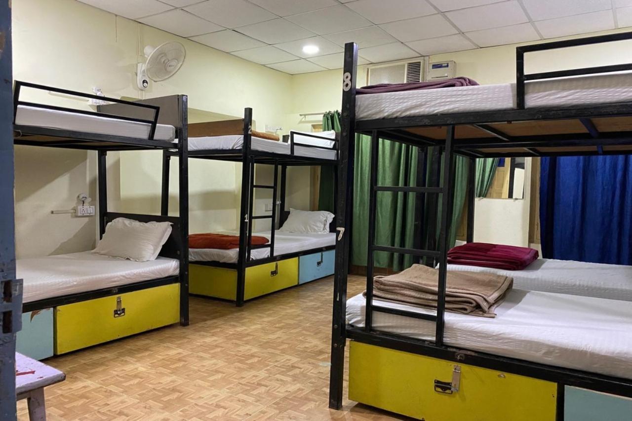 Vagabond Stay Hostel Варанаси Екстериор снимка