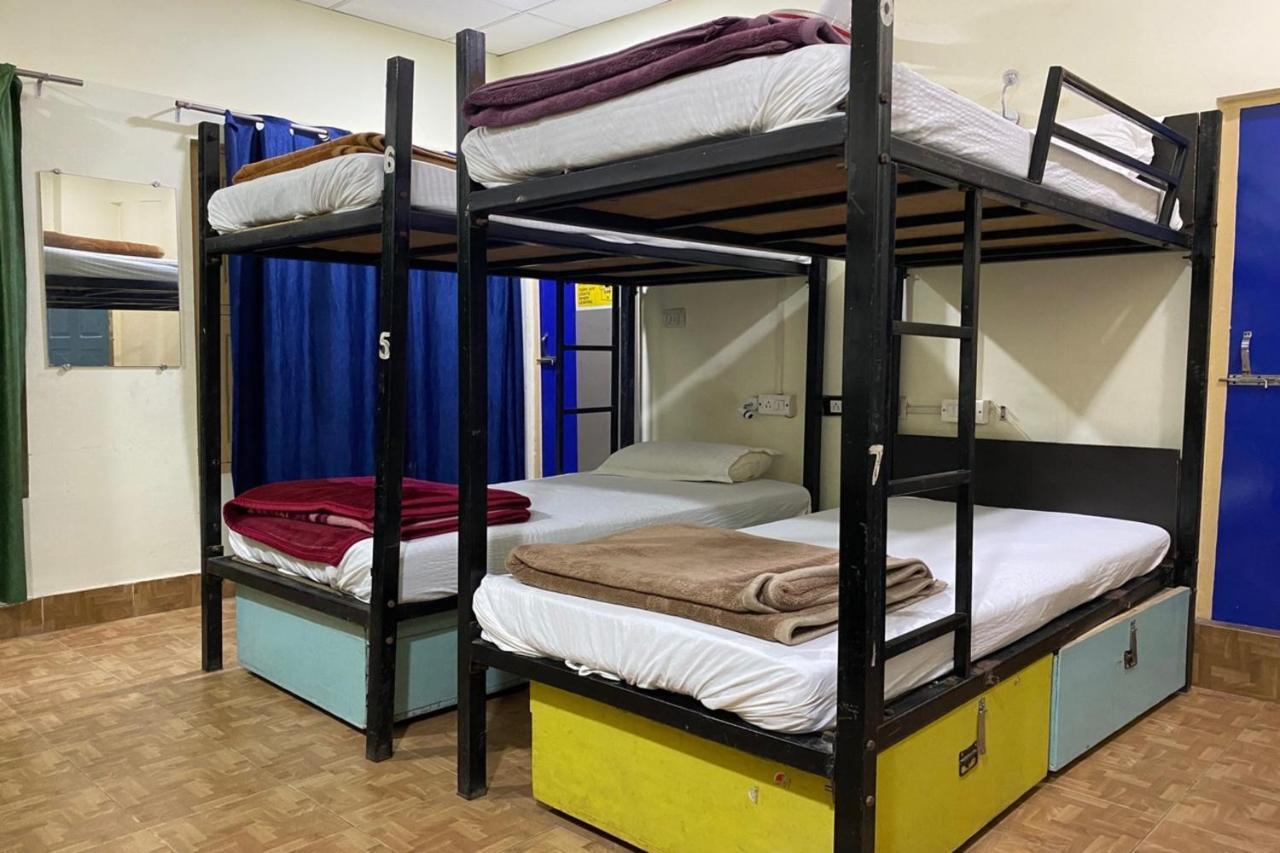 Vagabond Stay Hostel Варанаси Екстериор снимка