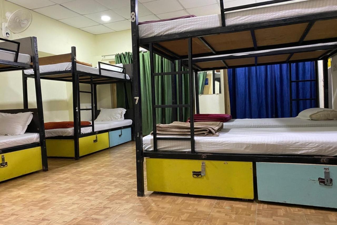 Vagabond Stay Hostel Варанаси Екстериор снимка
