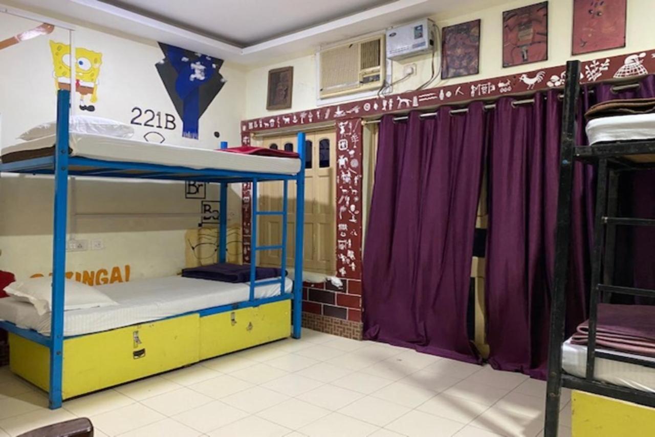 Vagabond Stay Hostel Варанаси Екстериор снимка