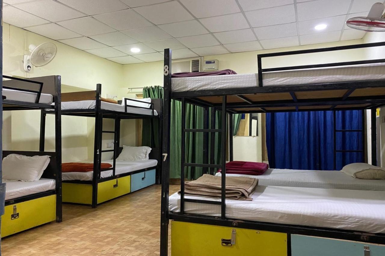 Vagabond Stay Hostel Варанаси Екстериор снимка