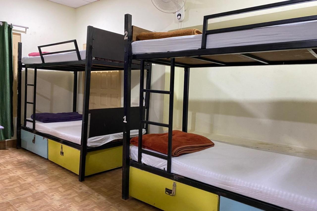 Vagabond Stay Hostel Варанаси Екстериор снимка
