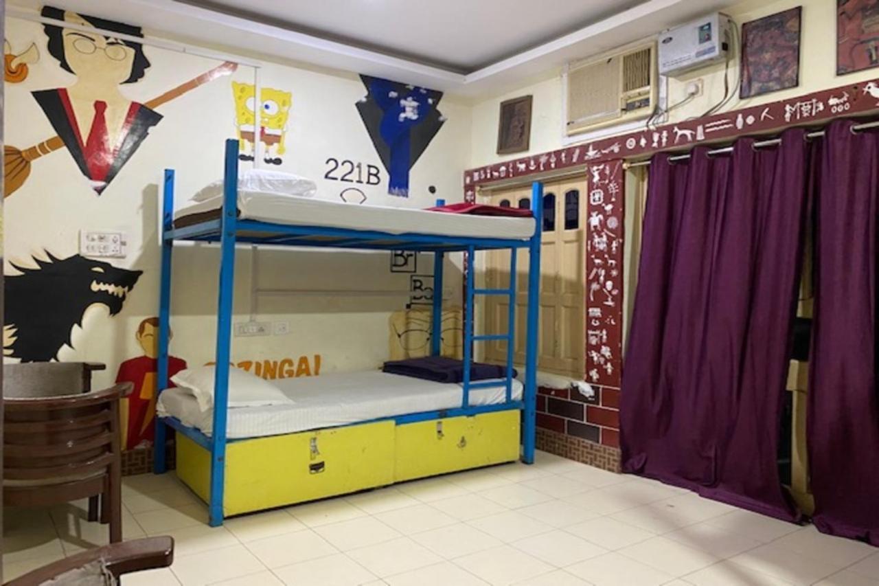 Vagabond Stay Hostel Варанаси Екстериор снимка