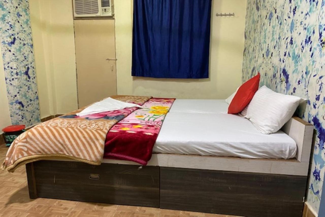 Vagabond Stay Hostel Варанаси Екстериор снимка